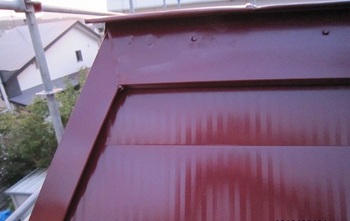 板金補修後の屋根.jpg