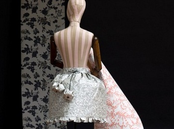 vivienne-westwood-wallpaper-dress-2_thumb.jpg