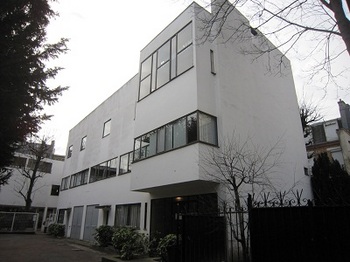 MAISON LA ROCHE.jpg