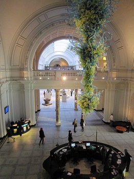 V&A entrance.jpg